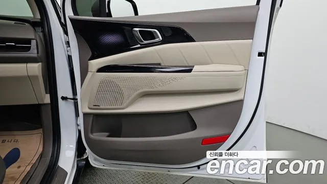 Kia Carnival — фото 25
