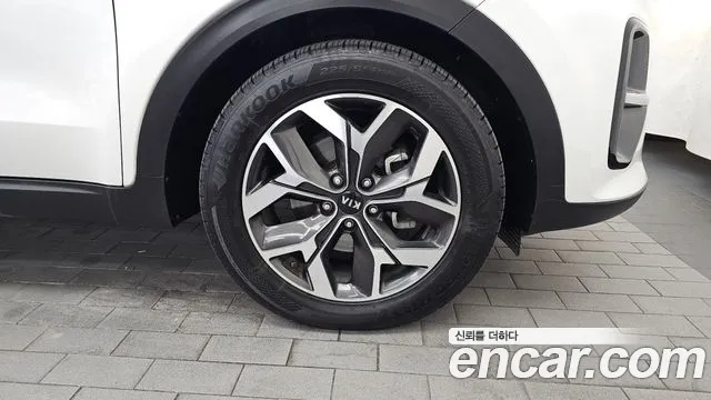 Kia Sportage — фото 21