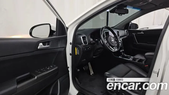 Kia Sportage — фото 10