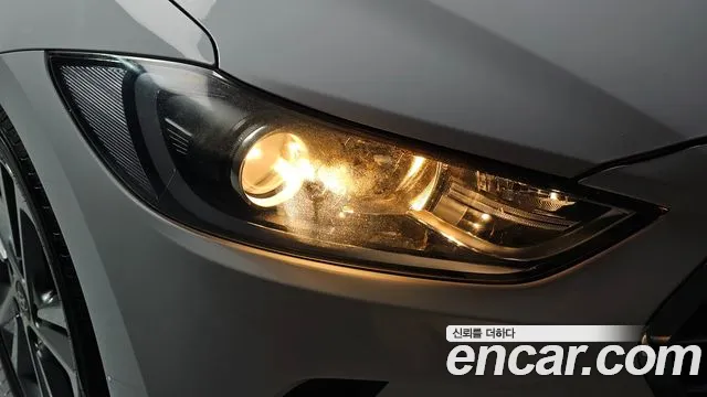 Hyundai Avante — фото 22