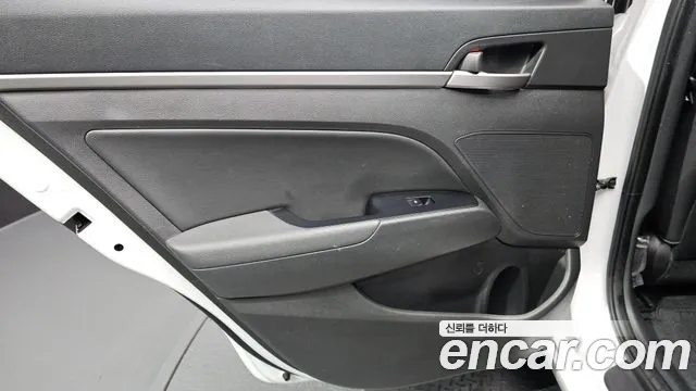 Hyundai Avante — фото 25
