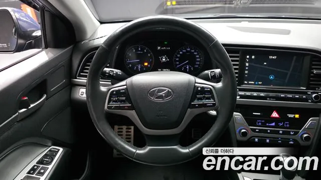 Hyundai Avante — фото 12