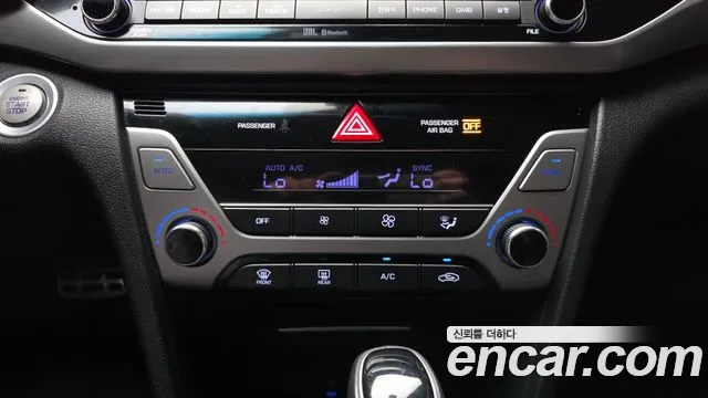 Hyundai Avante — фото 15
