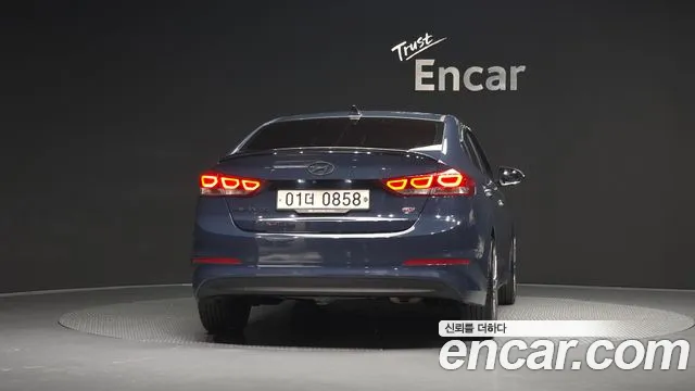 Hyundai Avante — фото 3