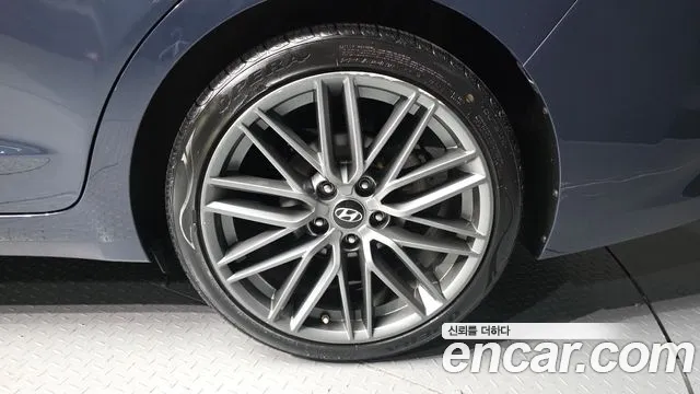 Hyundai Avante — фото 4