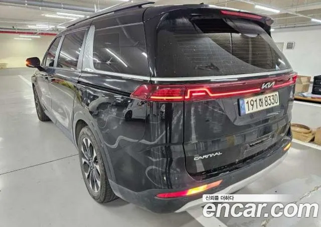 Kia Carnival — фото 10