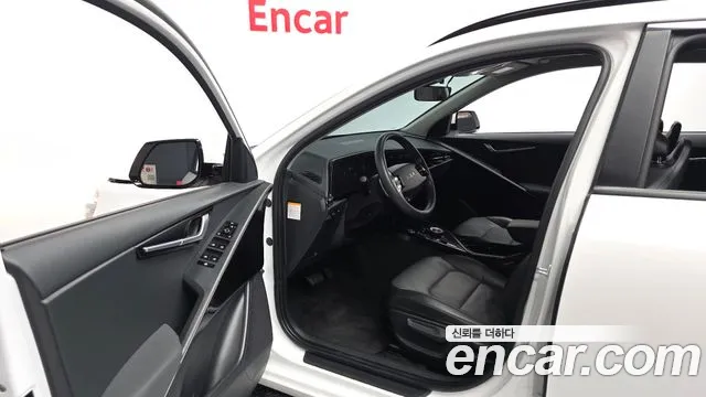 Kia Niro — фото 10