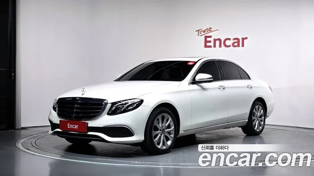Mercedes-Benz E-Class — фото 1