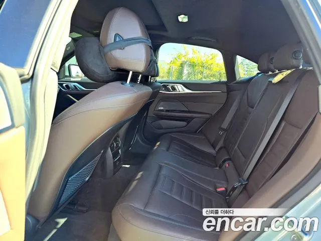 BMW i4 — фото 12