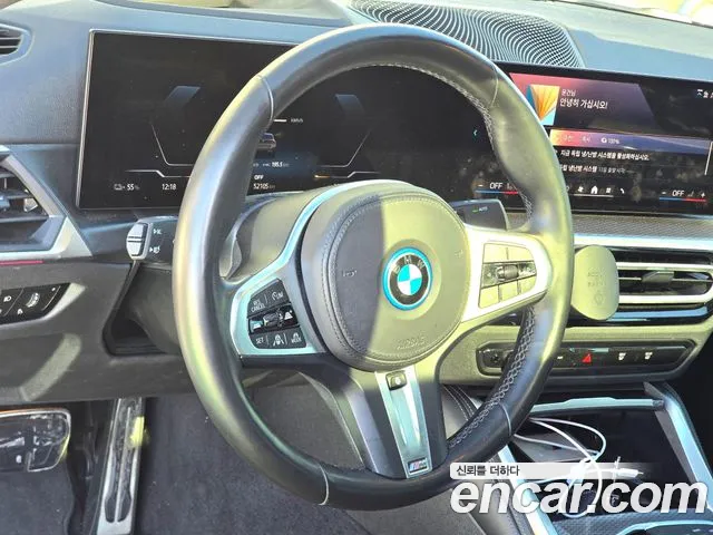 BMW i4 — фото 14