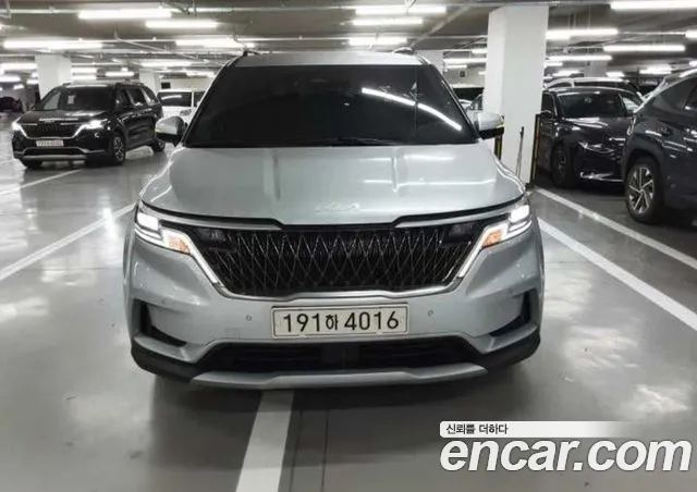 Kia Carnival — фото 1