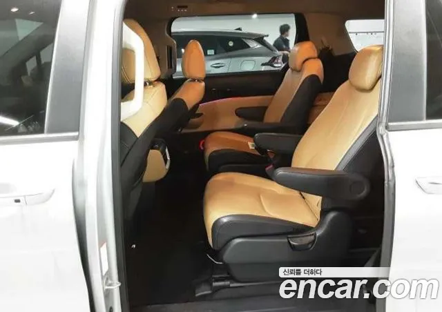 Kia Carnival — фото 11