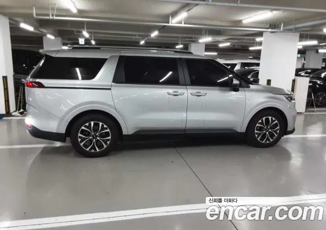 Kia Carnival — фото 12