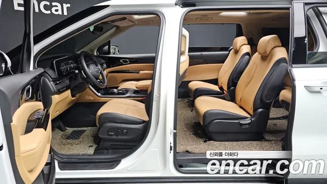Kia Carnival — фото 10
