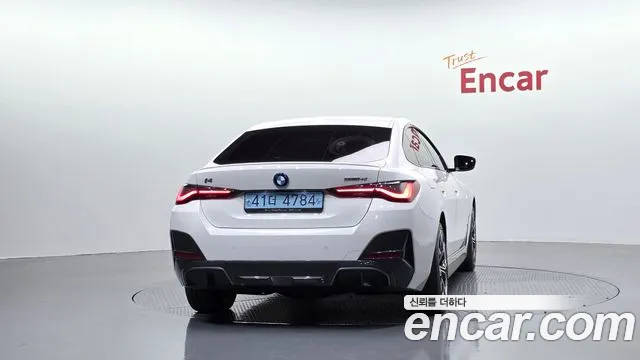 BMW i4 — фото 3