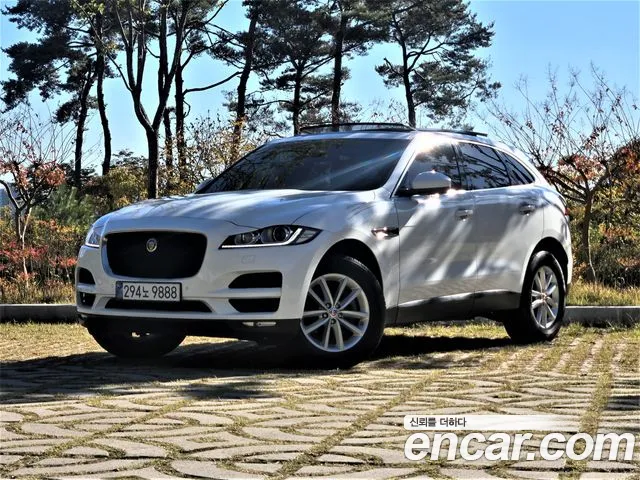 Jaguar F-PACE — фото 1