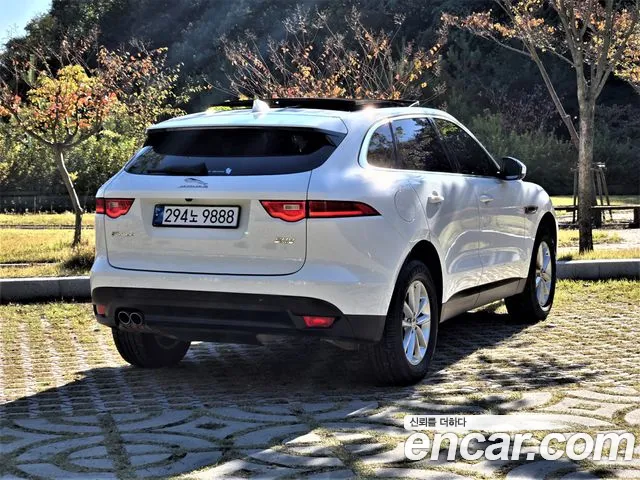 Jaguar F-PACE — фото 2