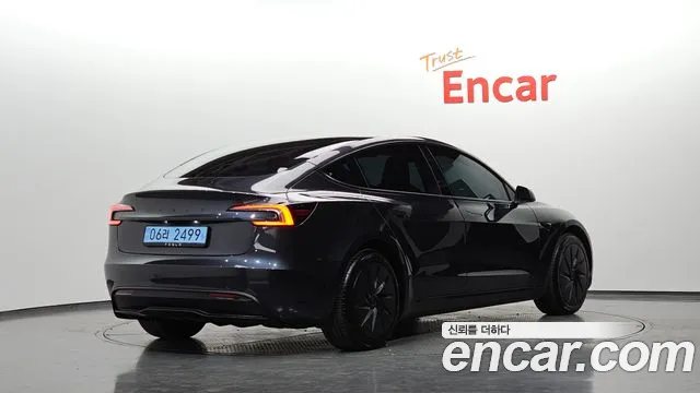 Tesla Model 3 — фото 2
