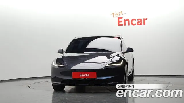 Tesla Model 3 — фото 3