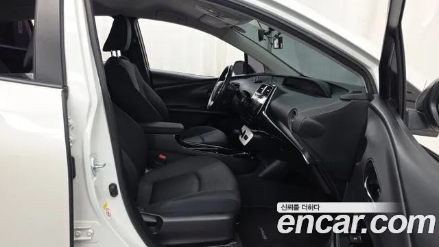 Toyota Prius — фото 11