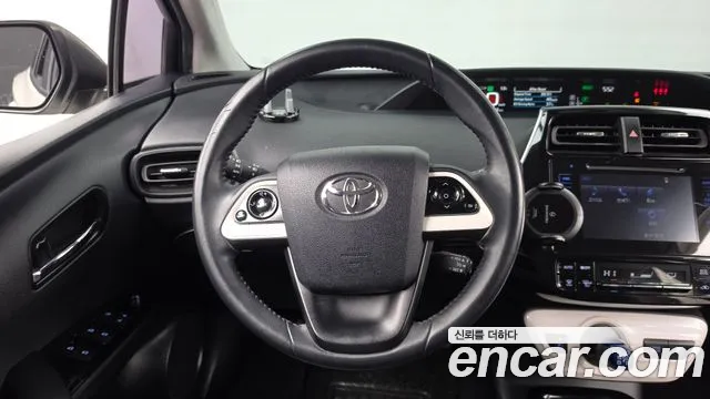Toyota Prius — фото 13