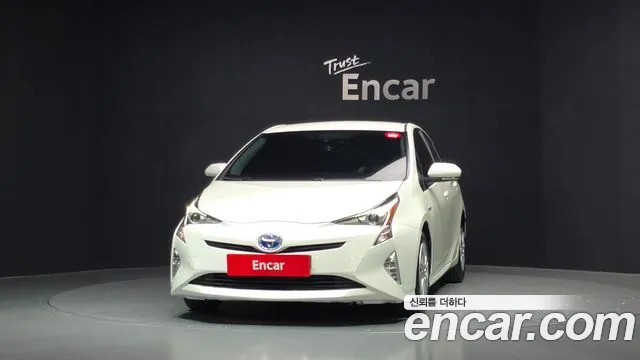 Toyota Prius — фото 3