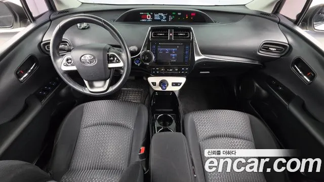 Toyota Prius — фото 7