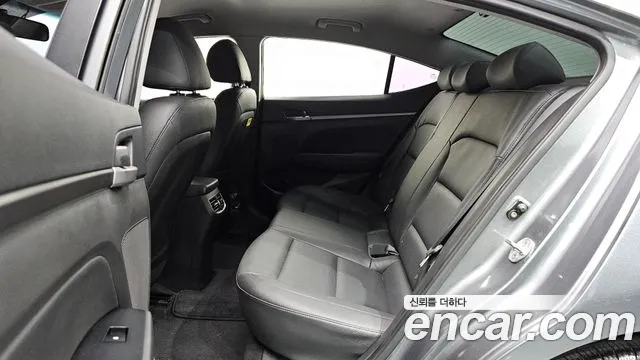 Hyundai Avante — фото 11