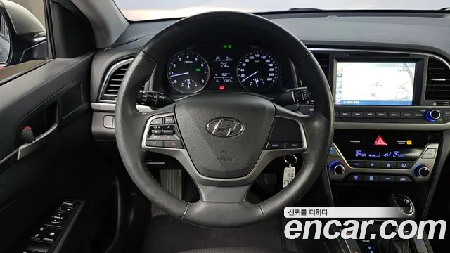 Hyundai Avante — фото 12