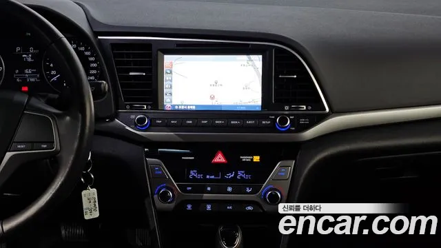 Hyundai Avante — фото 14