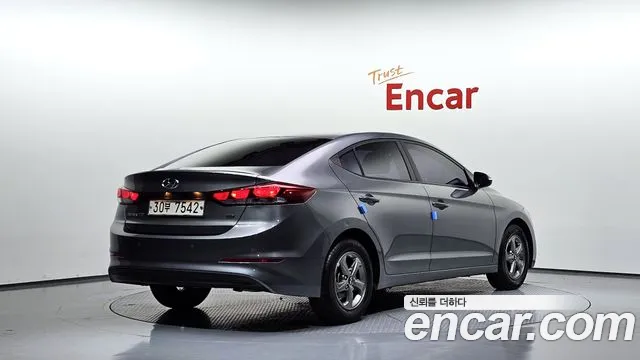 Hyundai Avante — фото 2