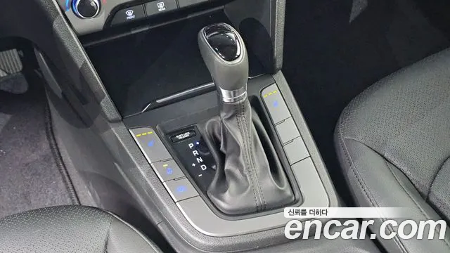 Hyundai Avante — фото 8