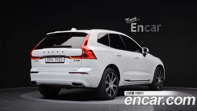 Volvo XC60 — фото 2