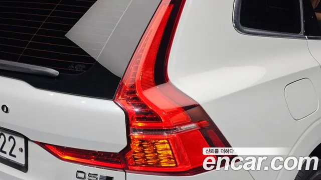 Volvo XC60 — фото 23