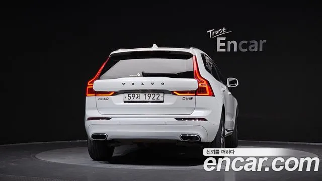Volvo XC60 — фото 4