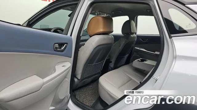 Hyundai Kona — фото 11