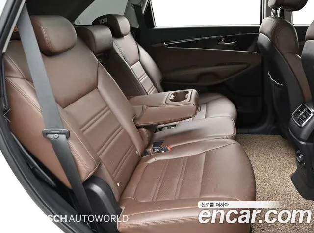 Kia Sorento — фото 13