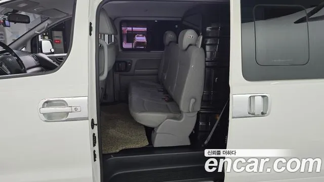 Hyundai Starex — фото 10
