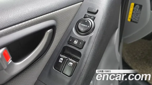 Hyundai Starex — фото 19