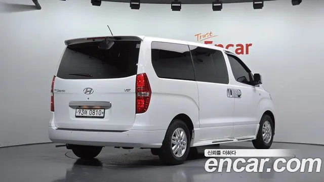 Hyundai Starex — фото 2