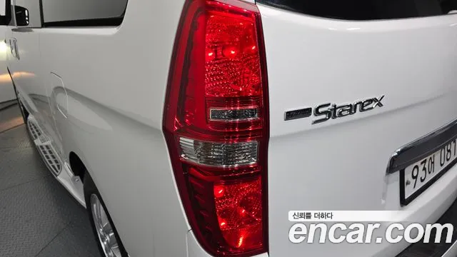 Hyundai Starex — фото 22