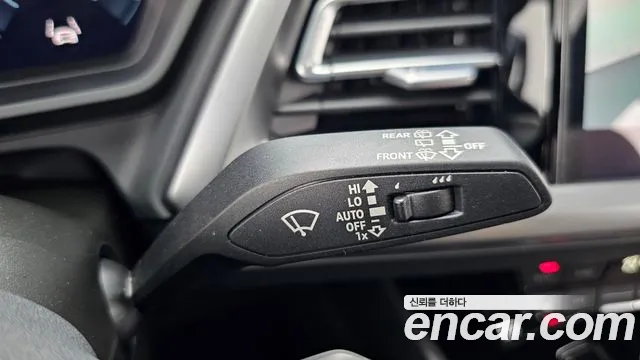 Audi Q4 e-tron — фото 15