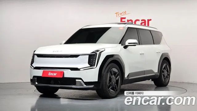Kia EV9 — фото 1
