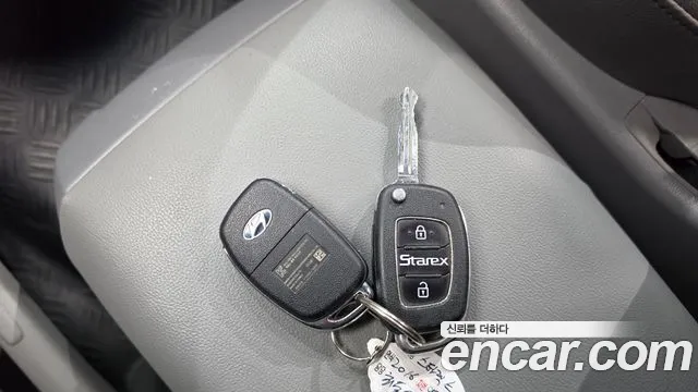 Hyundai Starex — фото 16