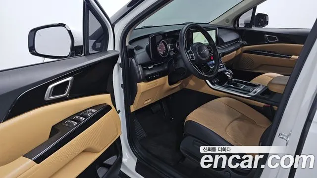 Kia Carnival — фото 11