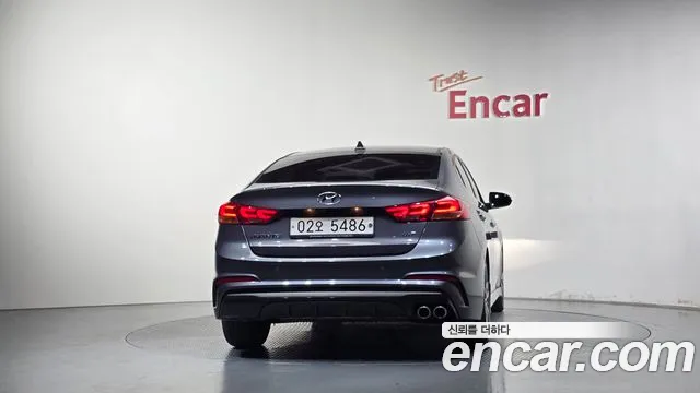 Hyundai Avante — фото 4