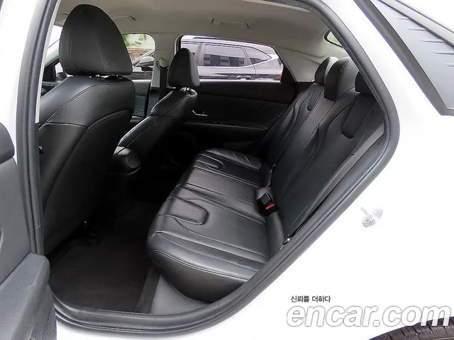 Hyundai Avante — фото 18