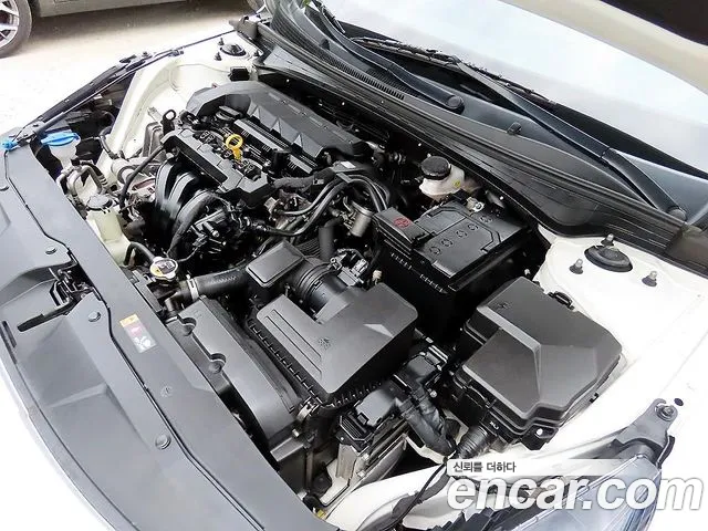 Hyundai Avante — фото 6