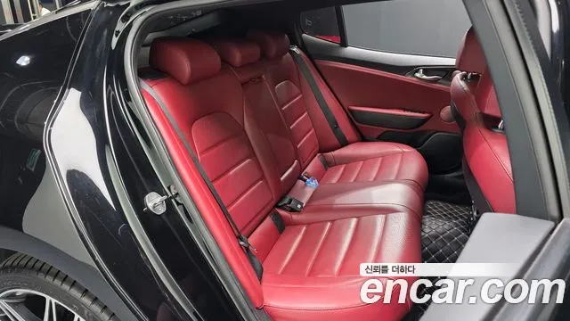 Kia Stinger — фото 10