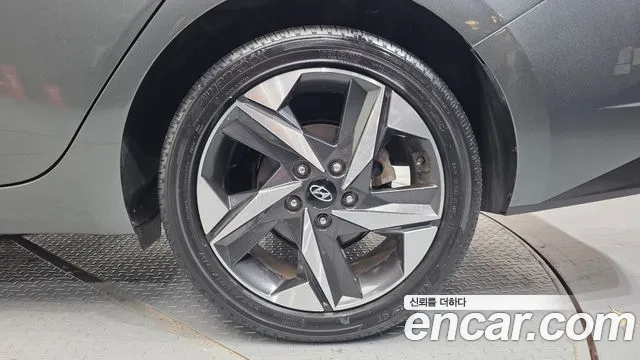 Hyundai Avante — фото 21